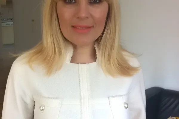 FOTO. Udrea, lămuriri despre presupusa operaţie de mărire a buzelor. Dragnea, reacţie neaşteptată