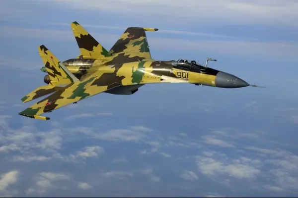 Un avion de vânătoare rus ar fi deschis focul spre o aeronavă israeliană, în Siria; Kremlinul neagă