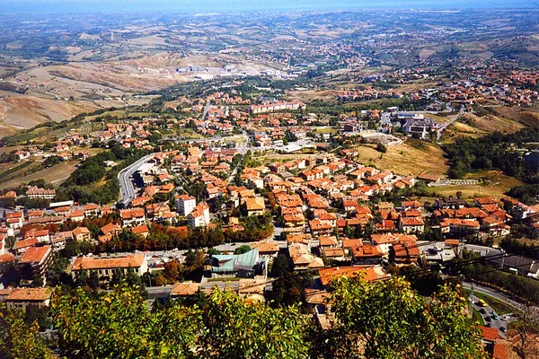 O româncă vrea să devină primar într-un orăşel din Italia. E atât de frumoasă!