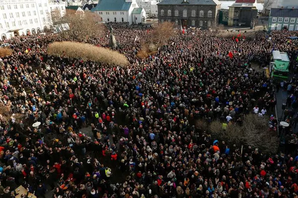 Proteste de amploare în Islanda, după dezvăluirile "Panama Papers"