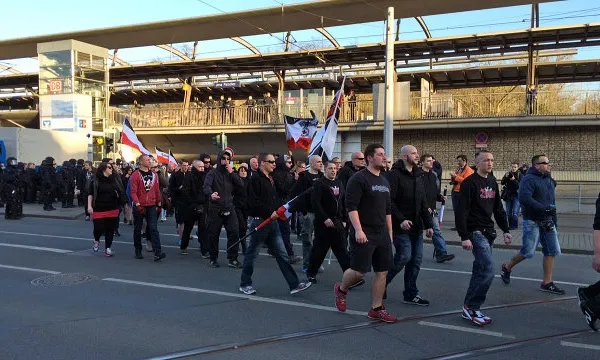 Demonstrații violente pro și contra migranților, în Germania: 15 persoane rănite