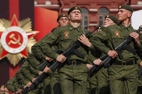 Stratfor: România va deveni tot mai implicată în disputa cu Rusia şi în criza refugiaţilor