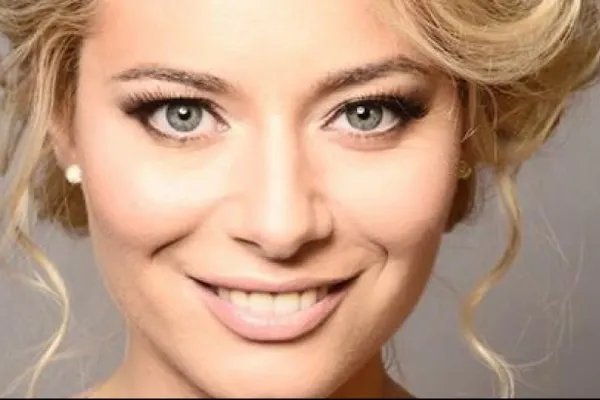 Laura Cosoi, schimbare radicală de look. S-a tuns scurt - FOTO