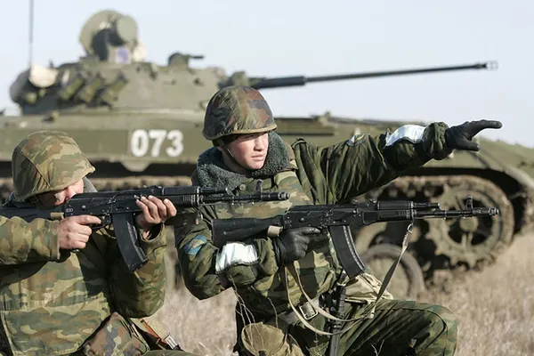 Răspuns pentru NATO: Rusia trimite 3 noi divizii militare în vestul și sudul țării