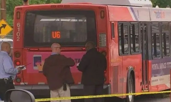 Autobuz deturnat în Washington DC: un pieton a murit