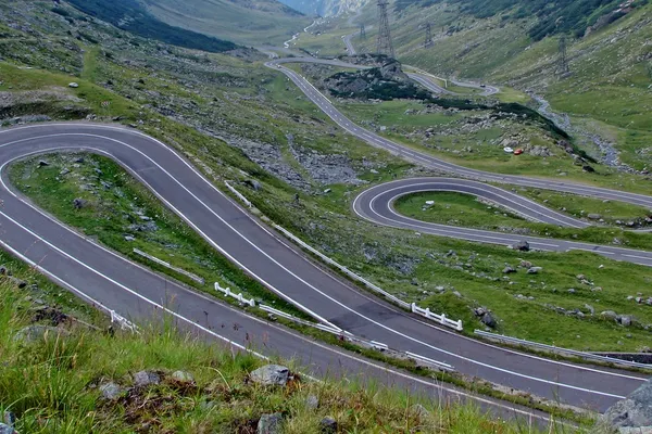 A fost redeschis Transfăgărășanul. Ce trebuie să știți înainte de a pleca la drum 