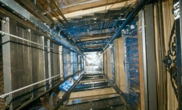 Tragedie în Rusia. Un lift plin cu oameni s-a prăbuşit de la etajul 19 - toţi şi-au pierdut viaţa