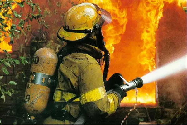 Incendiu devastator într-un azil de bătrâni din Ucraina. 17 persoane și-au pierdut viața