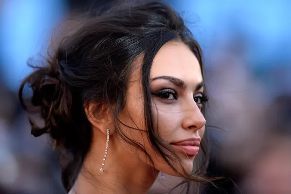 Cine este misteriosul iubit al Mădălinei Ghenea. A fost și cu Laura Cosoi
