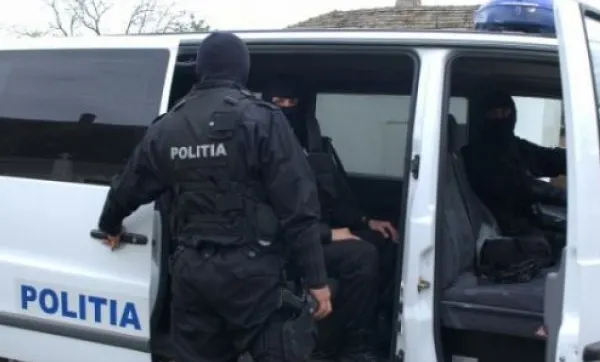 Acțiune a polițiștilor în București și Prahova: 26 de percheziții, 140 de persoane audiate