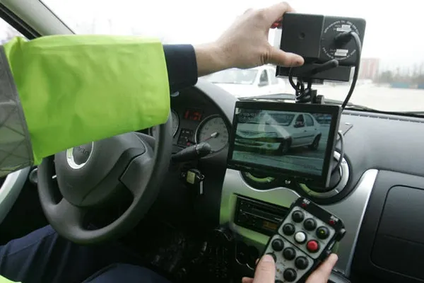 Atenție, șoferi! Sute de radare și 10.000 de polițiști controlează traficul în acest weekend
