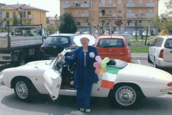 Viaţă ca un film: o bunicuţă din Arad, vedetă în Italia. Ce concursuri câştigă