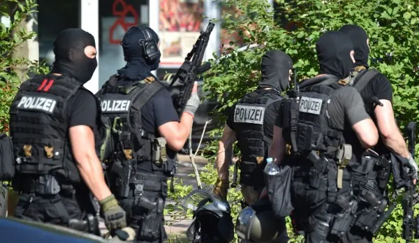 Atentatul terorist dintr-un cinematograf din Germania. Cine era atacatorul