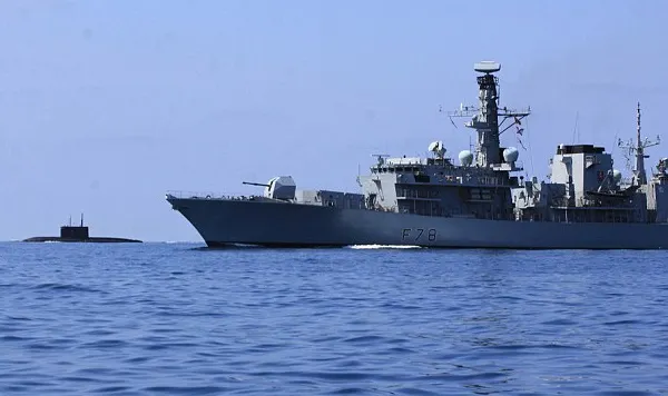 MOSCOVA SFIDEAZĂ. Submarin rusesc, interceptat în Canalul Mânecii de o fregată britanică