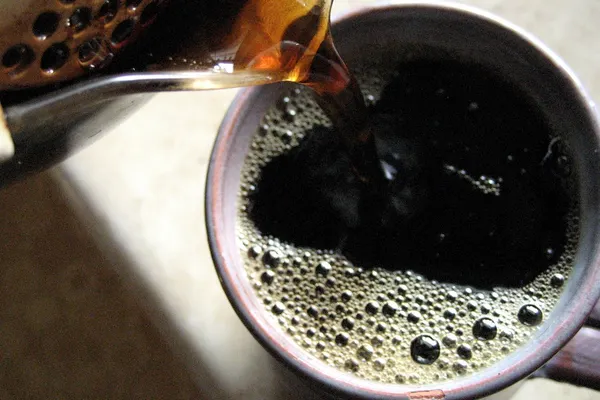 Scapi de multe probleme de sănătate dacă adaugi în cafea acest condiment