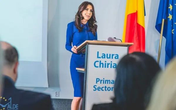 Laura Chiriac părăseşte ALDE după ce i s-a cerut să renunţe la mandatul de consilier local