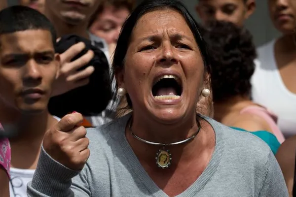 Proteste în Venezuela: Sute de oameni strigă "Vrem mâncare!" în faţa palatului prezidenţial
