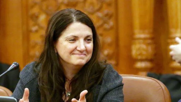Ministrul Justiţiei: Deţinutul care şi-a incendiat celula are probleme de sănătate mentală