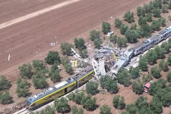 Bilanţul tragediei feroviare din Italia, revizuit: 23 de morţi şi peste 50 de răniţi