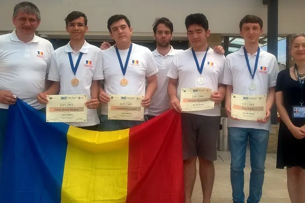 Lotul olimpic de informatică al României, medaliat cu aur şi argint la Balcaniada pentru seniori