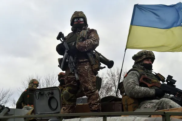 Armata Ucrainei, în alertă maximă la Donbas. Kievul se teme: Putin vrea mai mult război