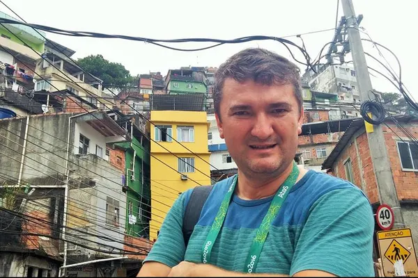 Jurnalistul Realitatea TV Dorin Chioţea a intrat în favela Rocinha: "Mi-a fost frică". GALERIE FOTO