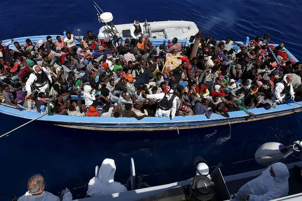 Vremea favorabilă aduce alți 3.000 de refugiați pe Mediterana în Italia