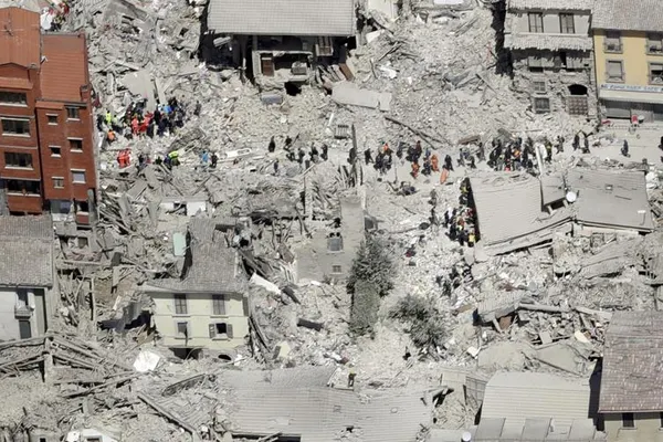 VIDEO dronă. Aşa arată oraşul Amatrice după cutremurul din 24 august. Este groaznic