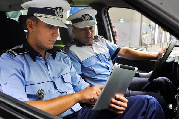 Polițiștii de ordine publică vor primi tablete! Motivul: Verificarea rapidă a infractorilor