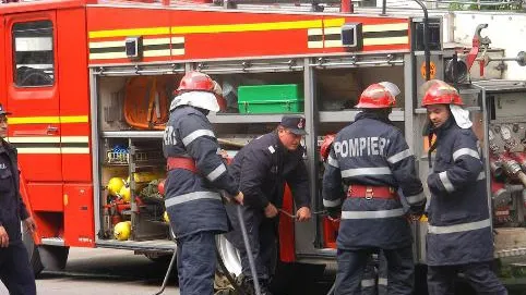 PERICOL de EXPLOZIE lângă Aeroportul Arad! O cisternă cu motorină s-a răsturnat