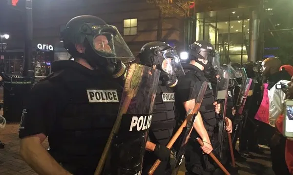 Violențe la Charlotte: Guvernatorul Carolinei de Nord decretează stare de urgență