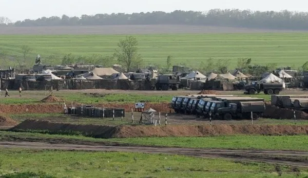 10.000 de militari ruși vor fi postați în apropierea graniței cu Ucraina, la o nouă bază militară