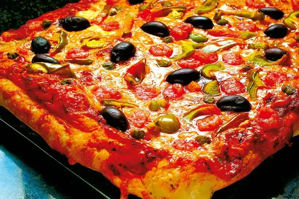 Aşa faci cea mai delicioasă pizza de casă. Secretul prin care poţi să faci blatul ca la restaurant