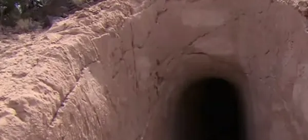 Au găsit o gaură în deşertul din New Mexico. Au intrat şi...MINUNE. E o adevărată comoară
