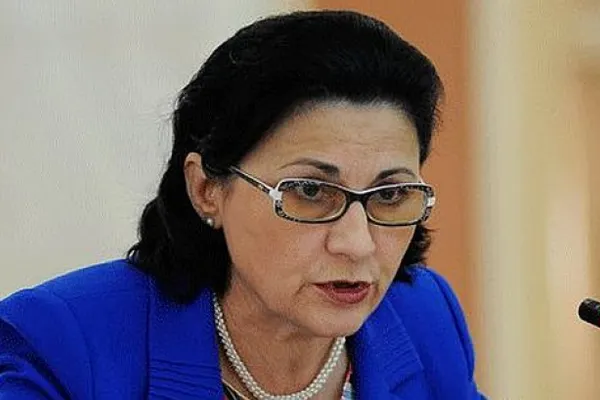 PSD, reacție la proteste. Ecaterina Andronescu: "Primarii au plătit transportul manifestanţilor"