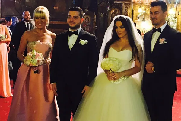 Elena Udrea, apariţie spectaculoasă la nunta lui Honorius Prigoană, cu un inel...de logodnă?
