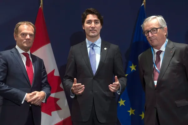 UE și Canada au semnat acordul de liber schimb, după săptămâni de incertitudine
