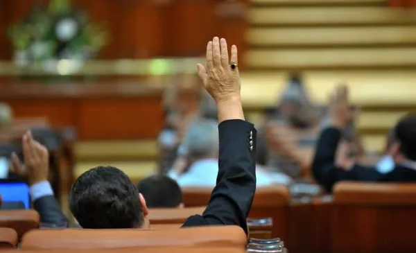 Kelemen Hunor a vrut retrimiterea Legii offshore în comisii