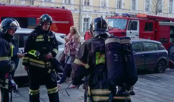 Incendiu puternic într-un mall din Moscova. 1.000 de persoane, evacuate