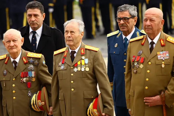 Guvernul, somat să deblocheze proiectul privind pensiile militare. Cine se opune majorării drepturilor pentru rezerviști?