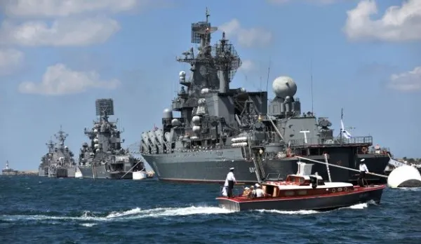 FURTUNĂ militară la Marea Neagră. Rusia mobilizează nave de război, Ucraina nu cedează