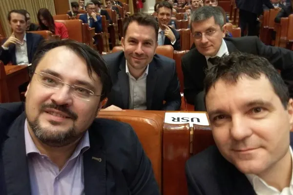 Vlad Voiculescu și Cristian Ghinea, trimiși de USR la negocierile cu Nicușor Dan. Ghinea a fost unul dintre cei mai vehemenți critici al lui Dan