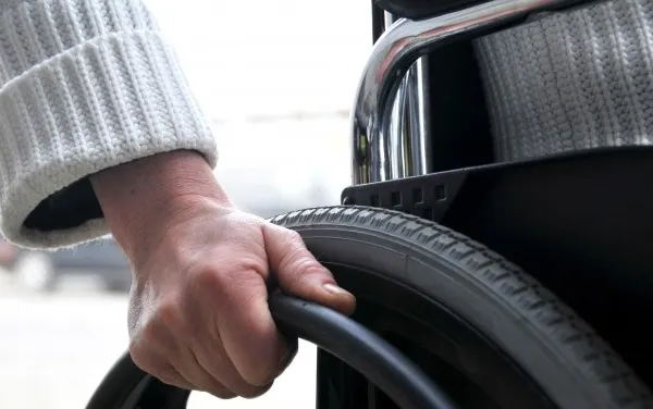 Persoanele cu dizabilităţi din România vor avea o lege a pensiilor distinctă