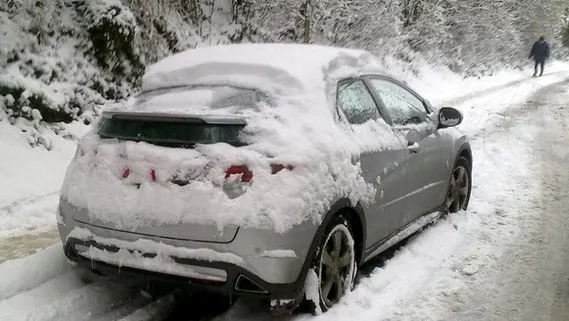 Mit sau realitatea? Trebuie să încălzești motorul mașinii înainte să pleci la drum