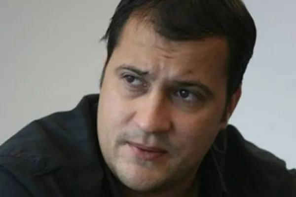 Huidu, după ce a intrat într-un autoturism de ride sharing: „Un accident. S-a acroșat o mașină de altă mașină”