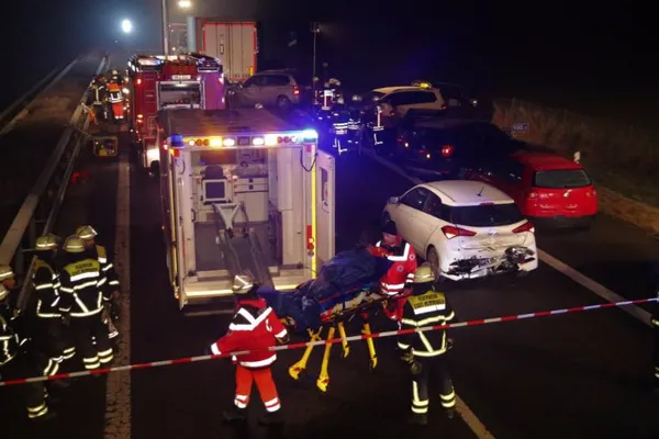 Accident pe o autostradă din Germania: 6 morţi şi 13 răniţi