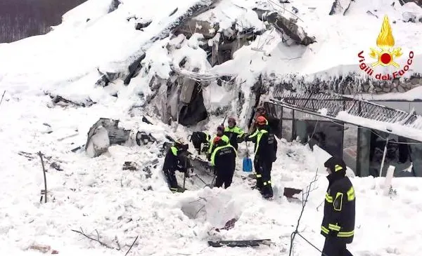 Avalanșa din Italia. Corpurile tuturor persoanelor date dispărute,recuperate. Bilanţ final: 29 morţi