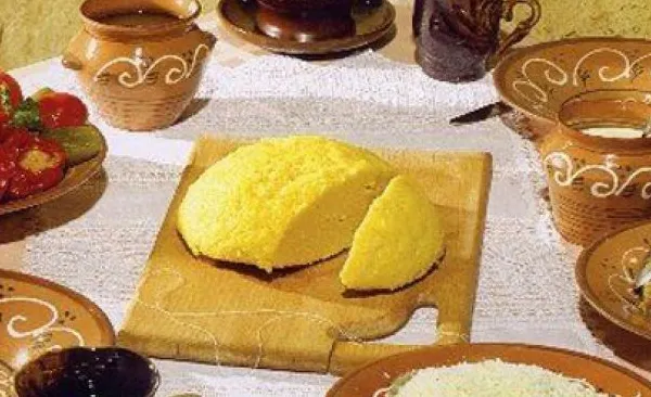 Ce mâncau românii în urmă 100 de ani? Vei fi uimit de ce alimente puneau pe masă!