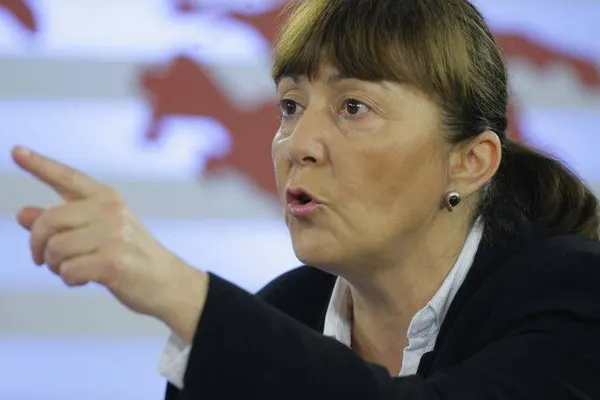 Monica Macovei, ministrul care a resetat Justiția la ordinul lui Soros, îl vrea pe Nicușor Dan la Cotroceni