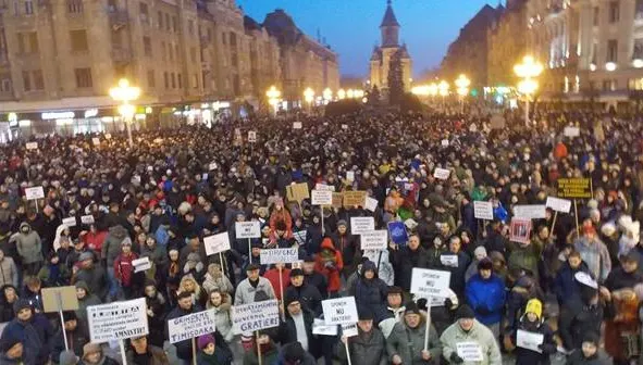 Proteste anti-Guvern în marile orașe din România: "Trădătorii, hoții!"